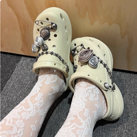 Crocs 卡骆驰夏季女鞋洞洞鞋厚底凉鞋：时尚舒适的夏日之选