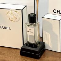 一瓶能把“1957年的阳光”封存在皮肤上的香水？Chanel 1957 真香还是真噱头