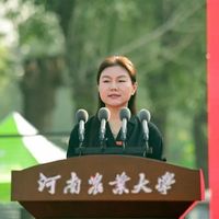 99级校友、小米副总裁张剑慧回母校：出席河南农业大学2025级新生开学典礼