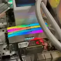 又疯一个：全何推出全球首款带屏内存XFinity+，最高可选9066MT/s