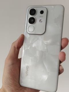 千元最佳老人机？vivo y300t 洛可可白 开箱