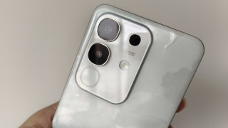 千元最佳老人机？vivo y300t 洛可可白 开箱