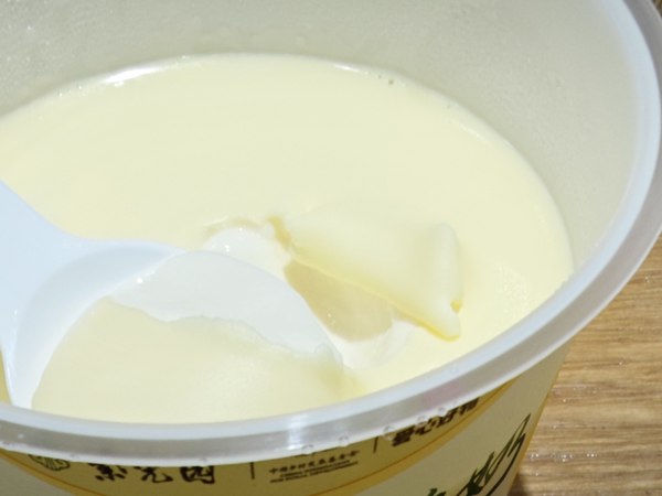 打工牛马的“秋愁”，紫光园奶皮子酸奶是懂的