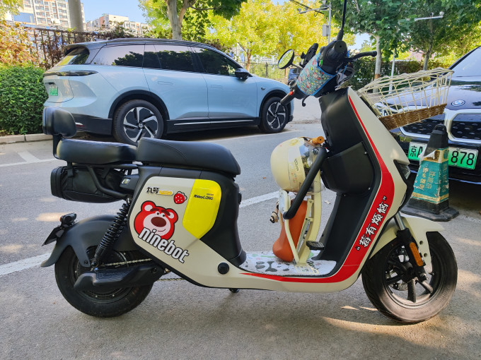 九号电动车整车
