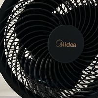夏日降温神器！美的立式空气循环扇太懂夏天了