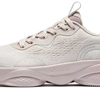 鸿星尔克啵啵弹1.0：透气软底运动鞋