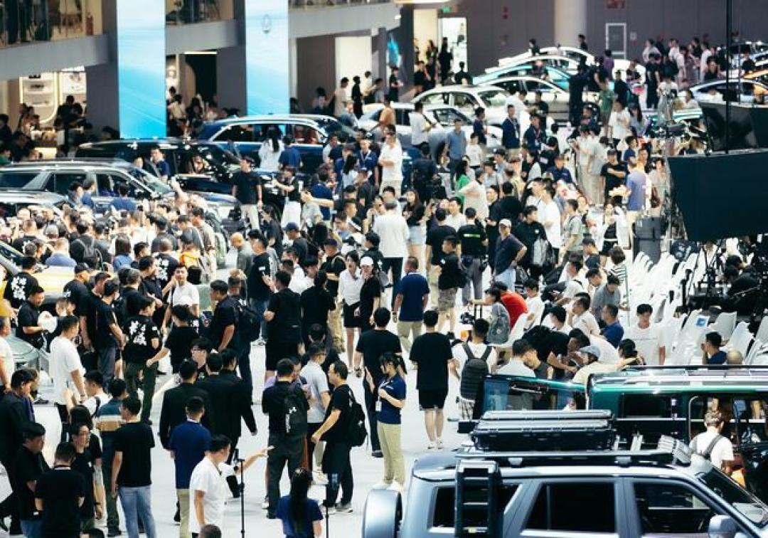 中国汽车业冲刺3230万辆年销目标：2025年市场规模拟三倍于美国