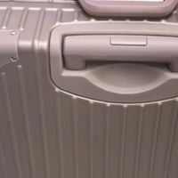 铝框拉杆箱：坚固护物，出行无忧