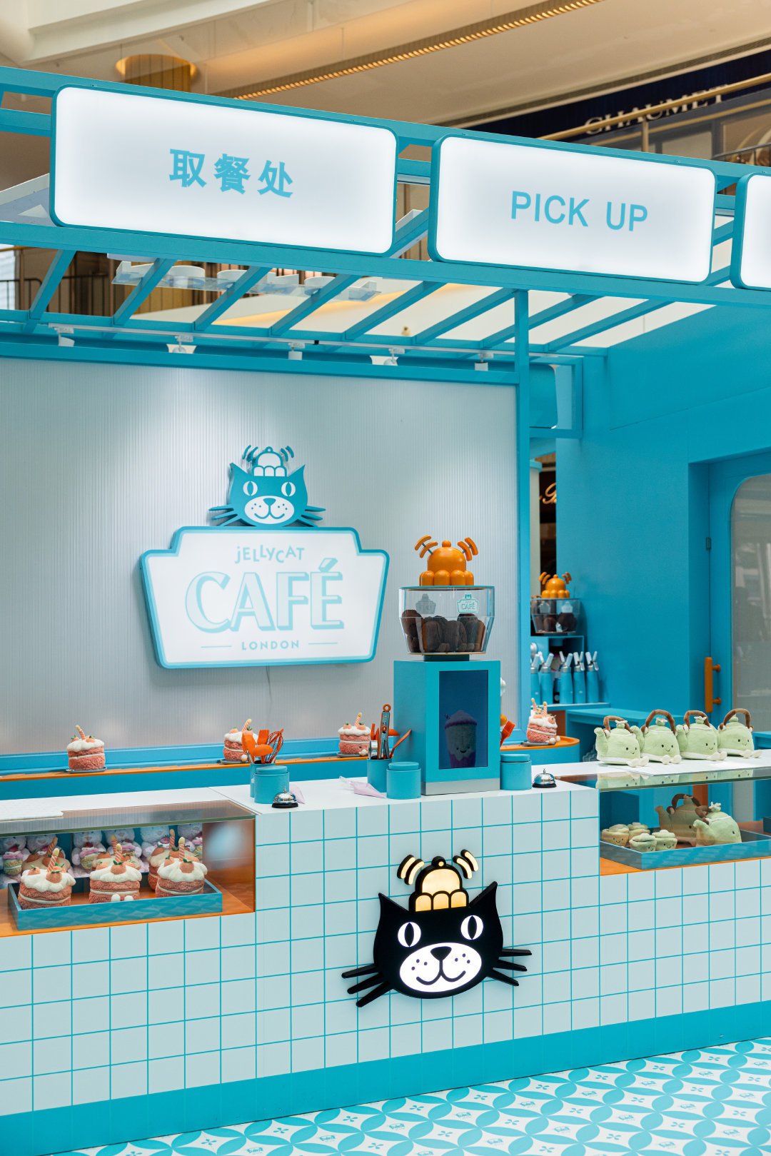 Jellycat上海快闪店入场券炒至800元 明星效应引爆治愈经济狂潮