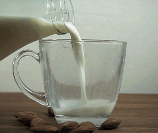今天起，常温纯牛奶中禁止添加复原乳