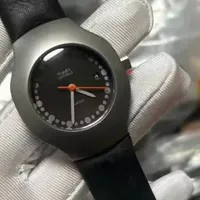 大量海外石英表流入闲鱼！全盘夜光+真皮表带，批发价13元