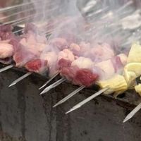 小炉上的东北烟火：刘牌牌烤串