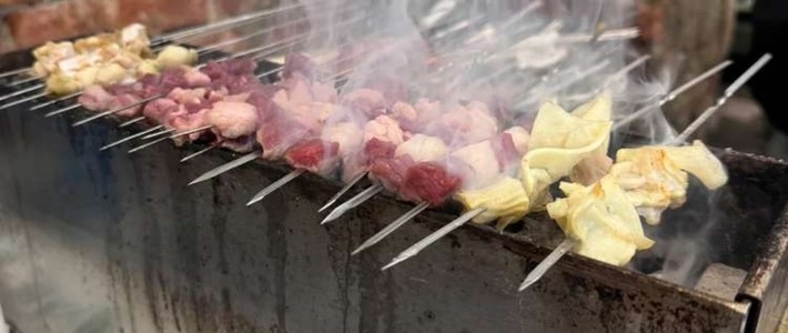 小炉上的东北烟火：刘牌牌烤串