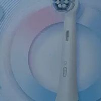 欧乐B电动牙刷：深度清洁牙齿
