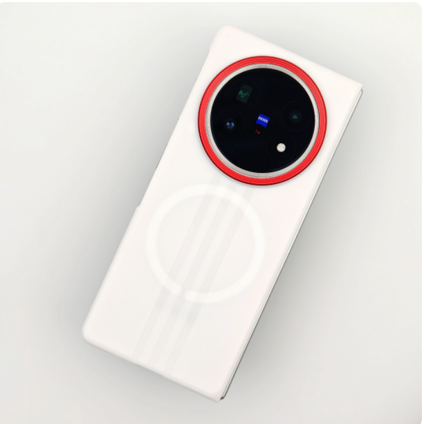 趣装备 vivo X Fold5 轻薄磁吸 PC 手机壳：折叠屏的绝佳搭档