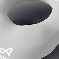猫人趴睡枕让孩子午休更舒适