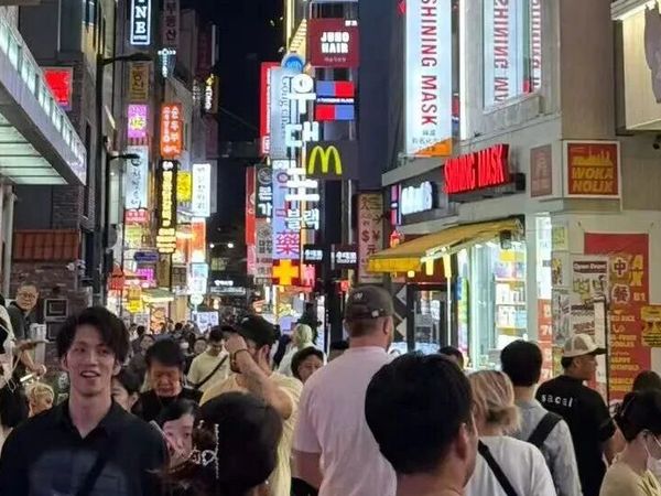 我从韩国买了一堆面膜和护肤品回来（给40多岁的自己和青春期的女儿）