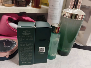 这瓶‘作弊水’怎么还没火？国货护肤黑马