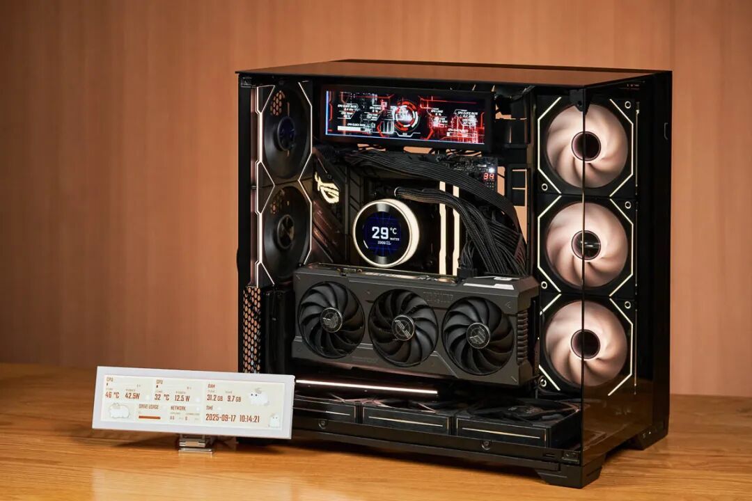 联力8.8英寸万用副屏体验:给“海景房”加块高清大彩电!