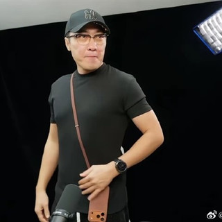 479元一根的苹果17挂绳真有人买：王自如晒上身效果 感受下