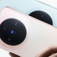 【权威评测】2025年旗舰拍照手机怎么选：四大强机终极对决
