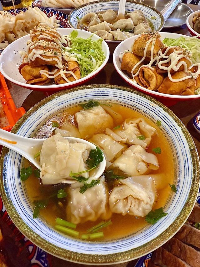 馄饨炸串配酒听歌，夜宵首选