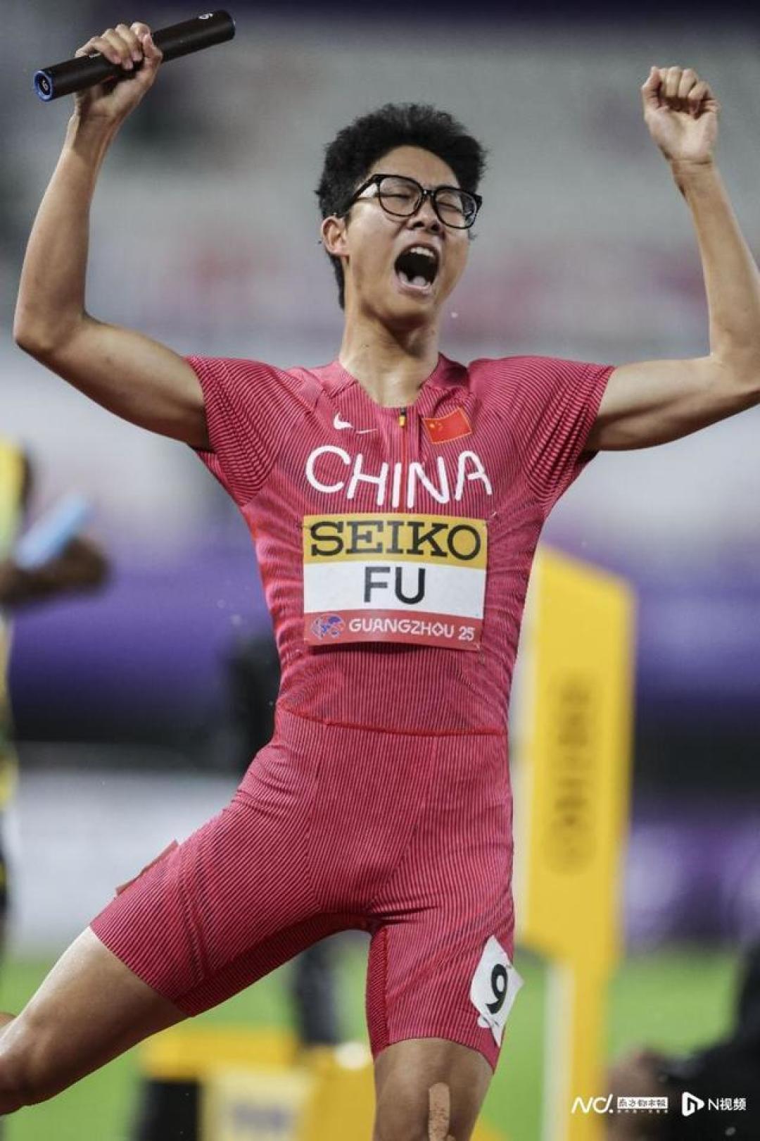 中国男子4x400米接力创历史！雨中逆袭破纪录首获世锦赛正赛资格