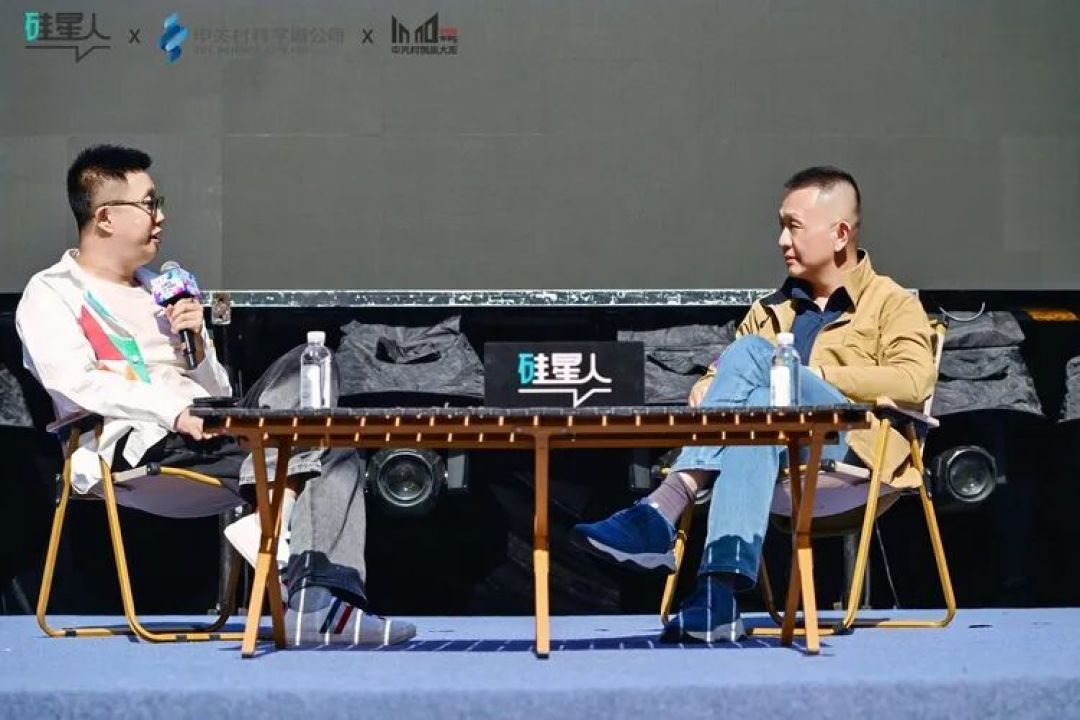对话朱啸虎:搬离中国,假装不是中国AI创业公司,是没有用的