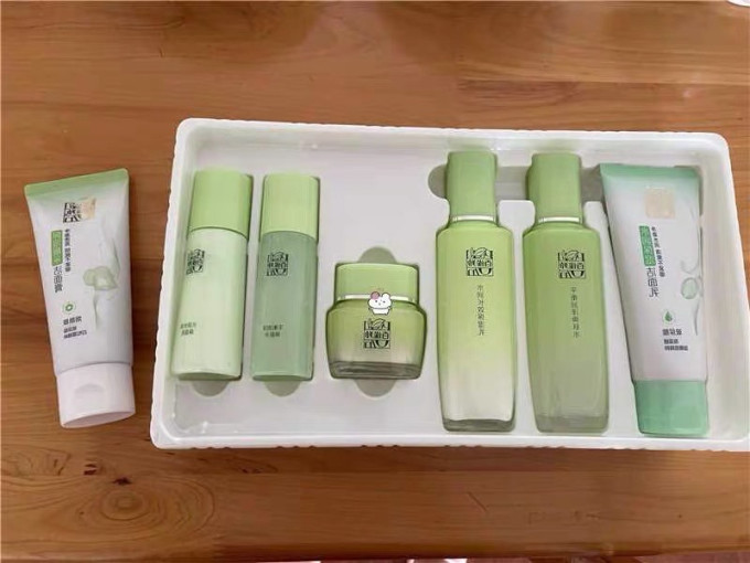 百雀羚护肤套装