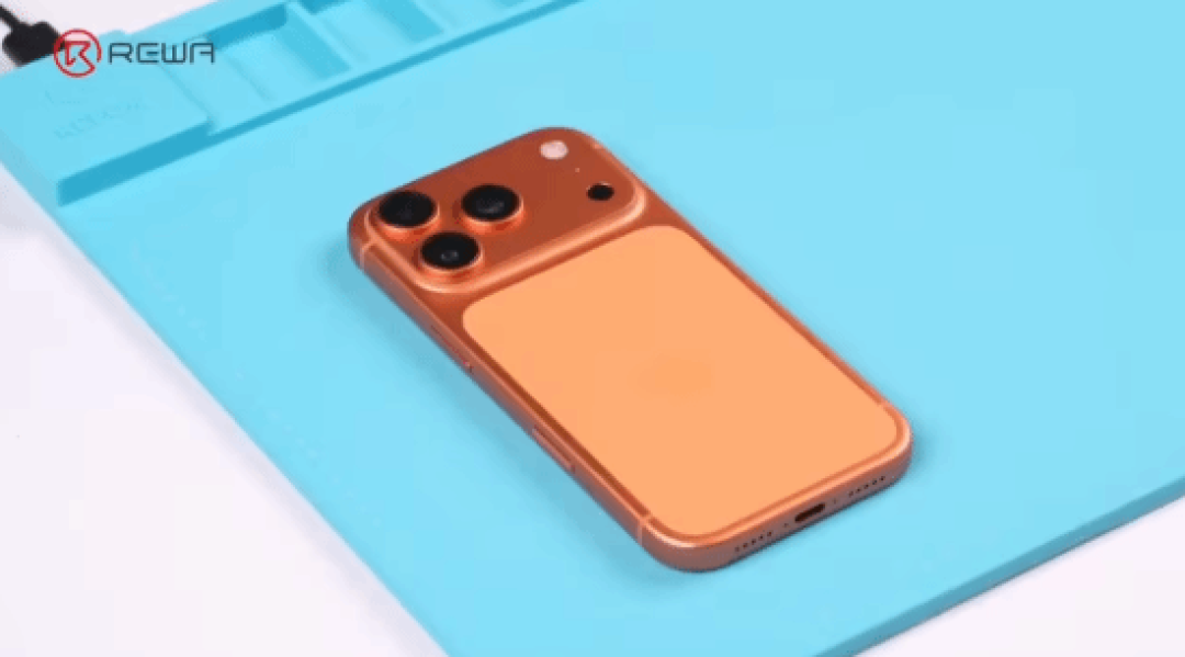 iPhone 17 Pro拆解:散热升级、可维修性提升与设计新挑战