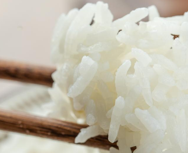 国产 “高端大米” 排行榜：这5种米，贵过普通米3倍，确实香