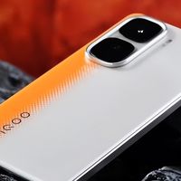 2029元！iQOO Neo10“背刺”红米K80：骁龙8Gen3+120W快充+自研Q2