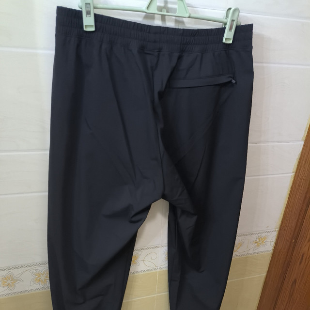 64.5元优衣库高弹防晒裤开箱，3折入手合作款香爆了？