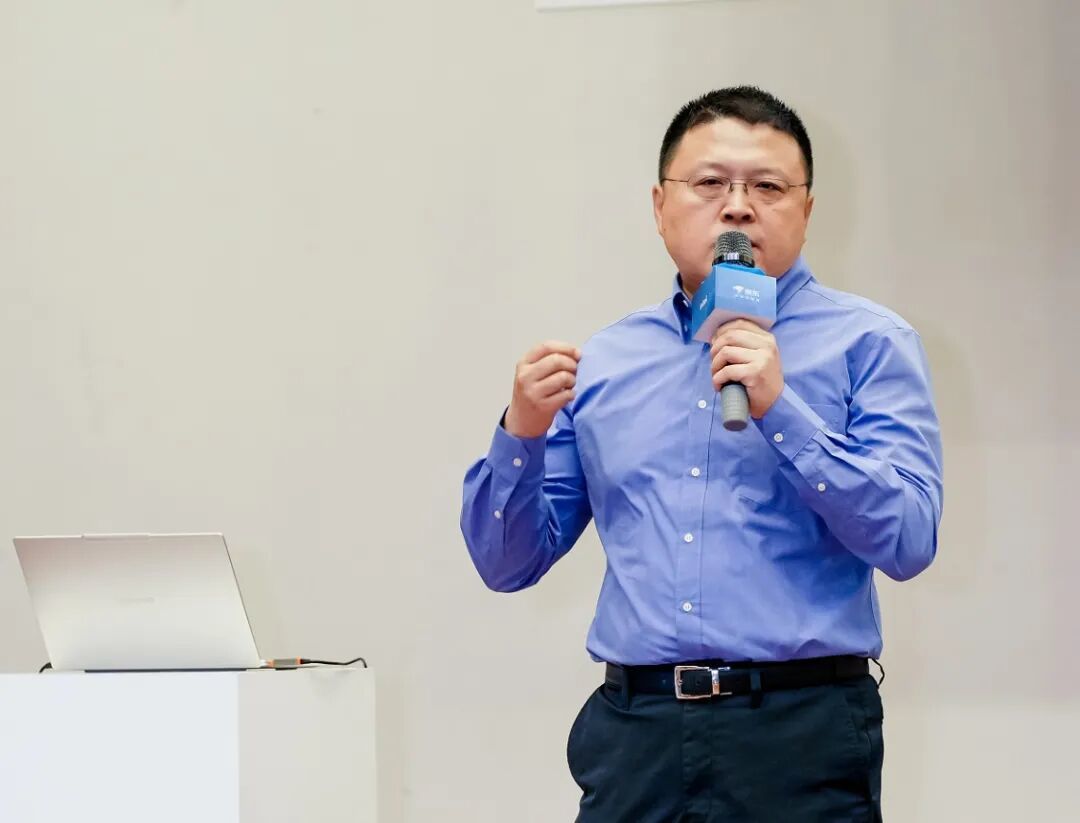 英特尔携手微软、京东助力高校学子开启智能学习新方式