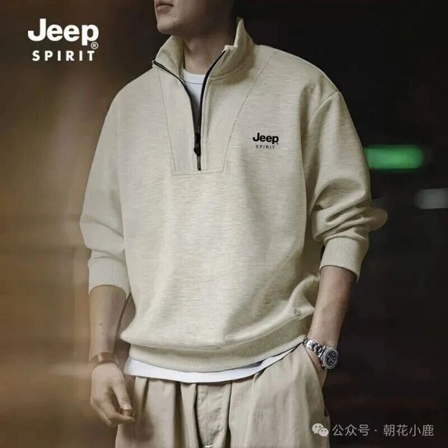 「一件顶两件」！这件可立可翻的半拉链卫衣，才是衣柜的全能王牌