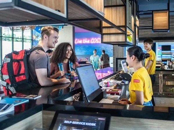 年轻人"躺平式度假"的终极答案：人均200+的智能社交酒店