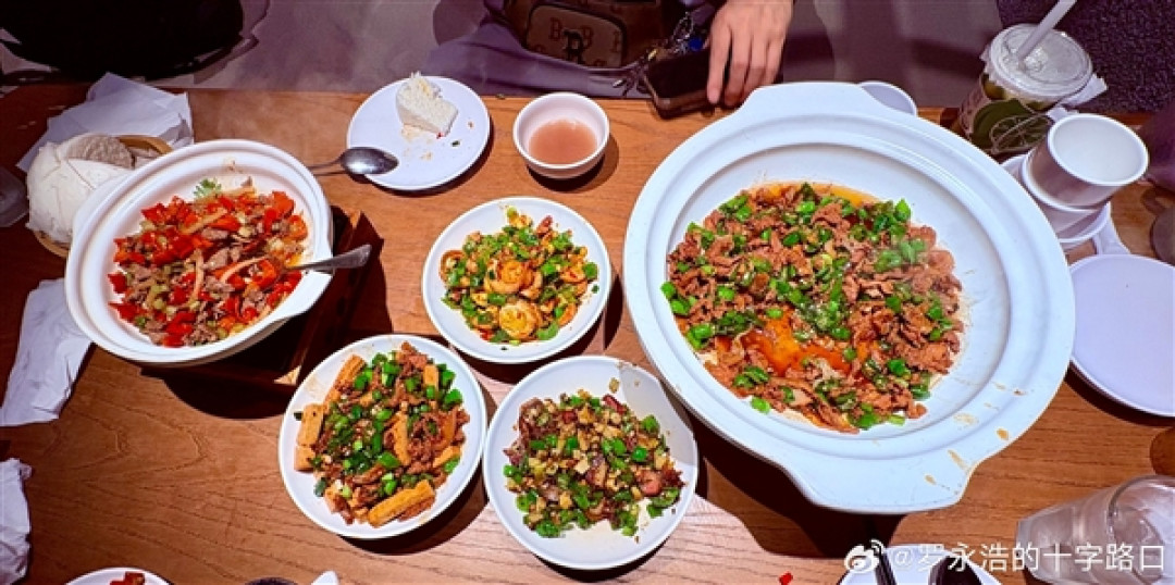 预制菜餐厅怎么看 罗永浩晒现炒菜:七个热菜仅370多元 撑到翻白眼
