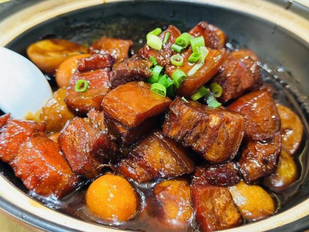 冰糖与黄酒共舞百年:一块本帮红烧肉里的上海烟火基因