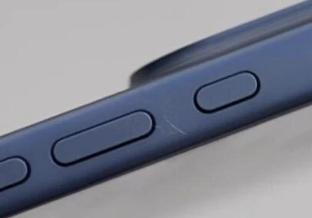 iPhone 17首销遭吐槽:苹果客服回应边框易损、系统卡顿,高价配件再引争议