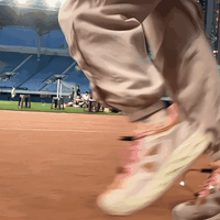 如何帮小学生选运动鞋？舒适缓震、吸湿防扭，买对鞋孩子更爱运动