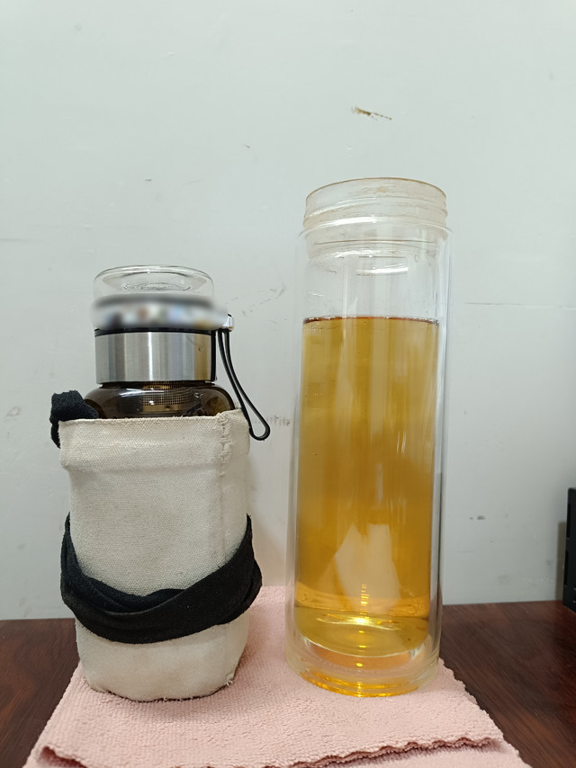 秋饮白牡丹饼，恰是好时节
