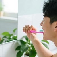 牙齿健康不踩坑：从正确刷牙到选对牙膏的实用指南‌。