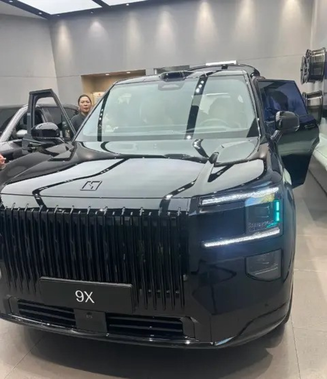 极氪9X试驾体验:豪华设计与智能配置引热潮