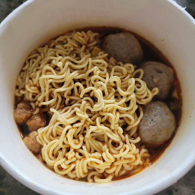这才是大大大肉丸牛肉面呀！