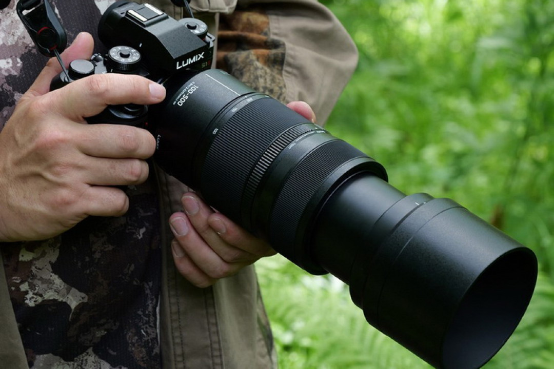 Panasonic-Lumix-S-100-500mm-f5-7.1-O.I.S.-lens-for-Leica-L-Mount-2.jpg