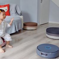 『木地板 + 光脚宝宝』怎么选扫地机？实测云鲸逍遥002Max超适配