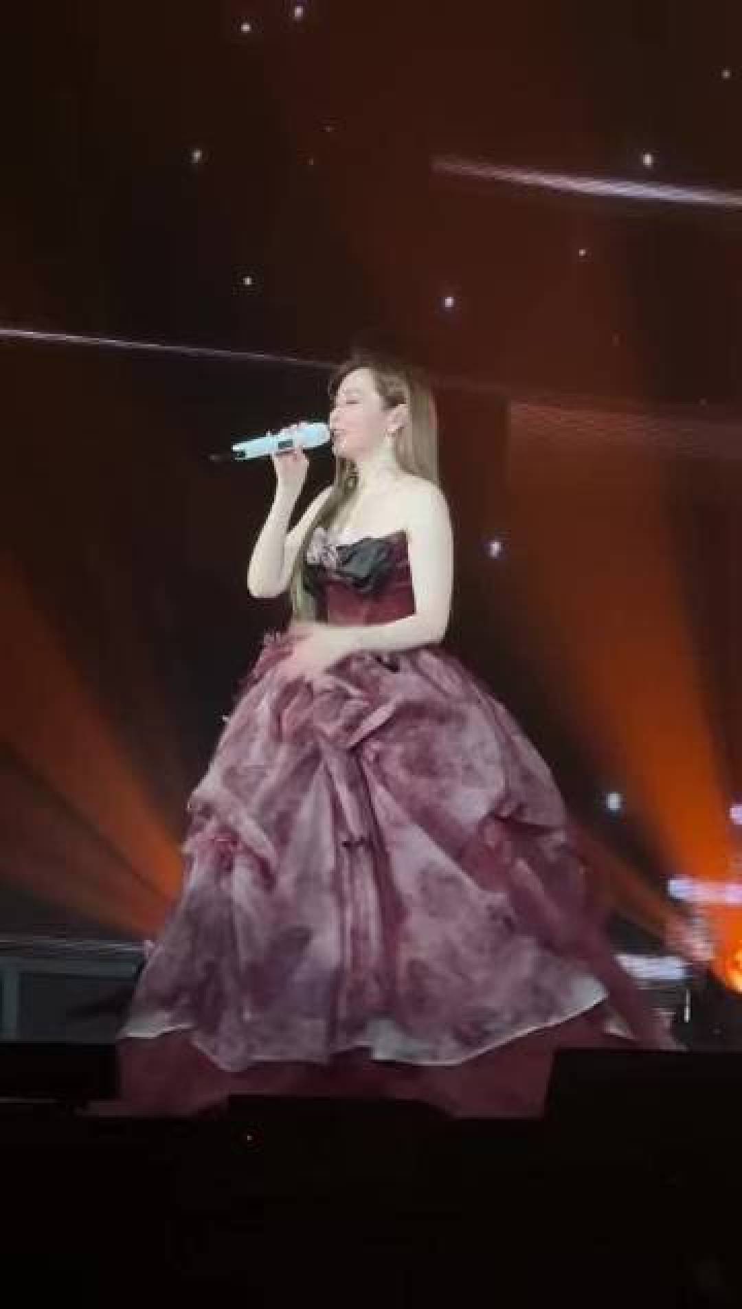 张靓颖十月北京加场演唱会造型突破引热议 二十年经典与活力舞台点燃乐迷狂欢