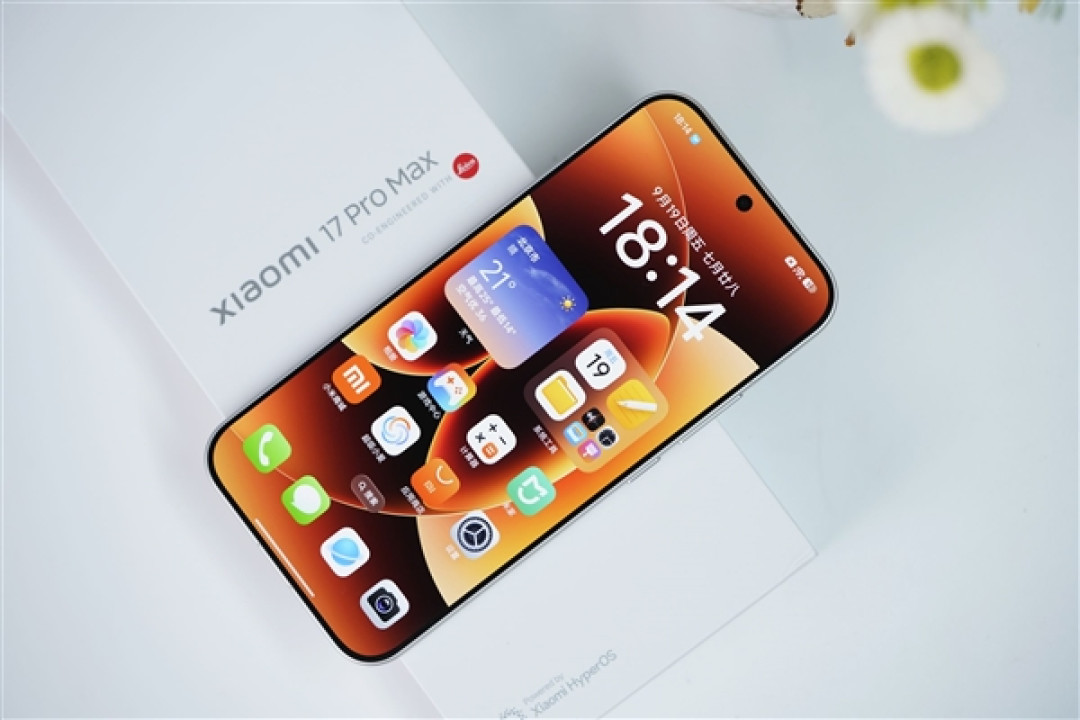 多一块屏对标iPhone 17 Pro Max!小米17 Pro Max图赏
