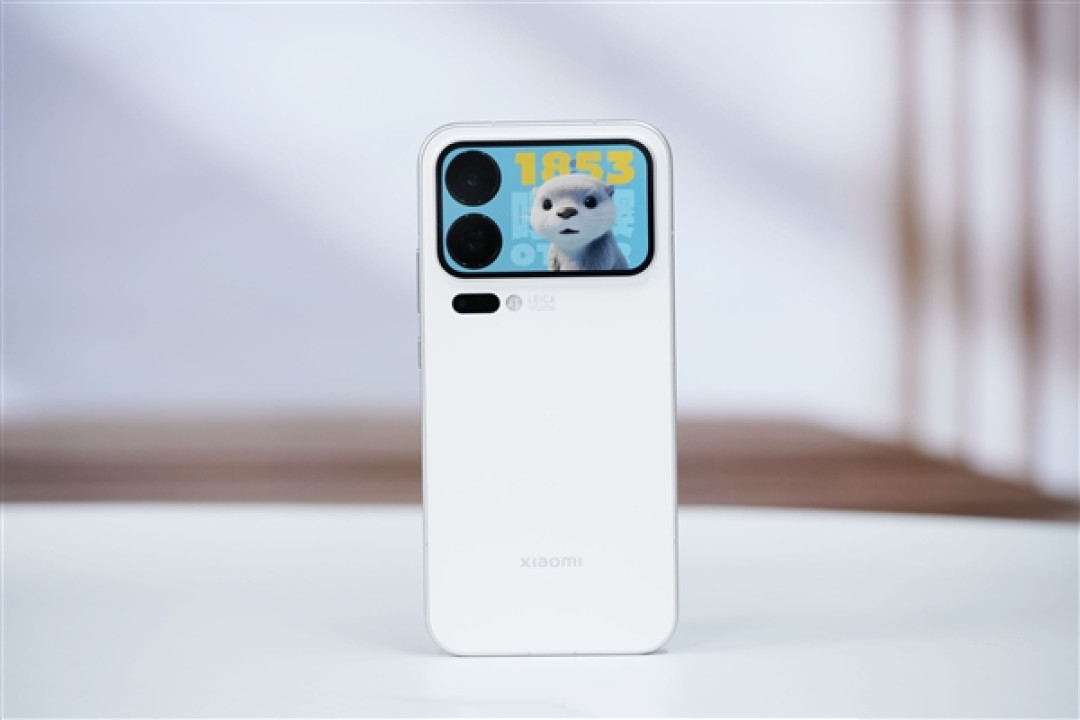 多一块屏对标iPhone 17 Pro Max!小米17 Pro Max图赏