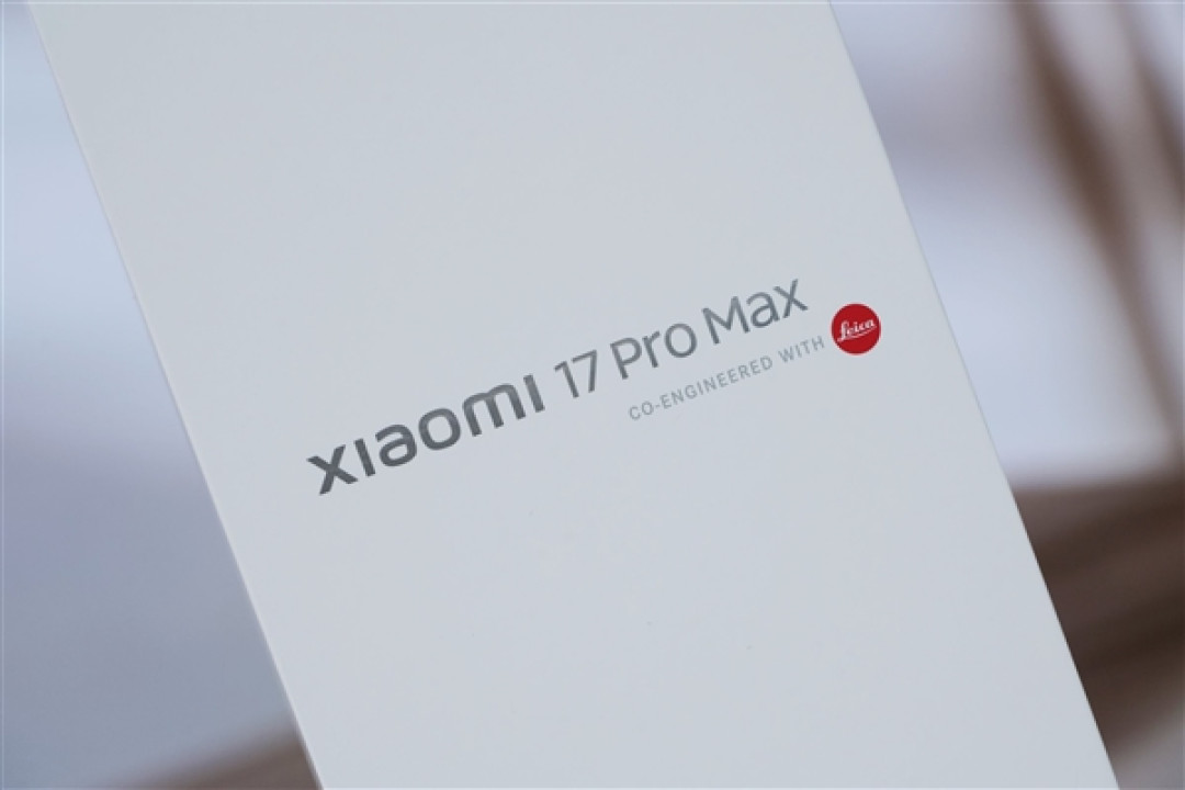 多一块屏对标iPhone 17 Pro Max!小米17 Pro Max图赏